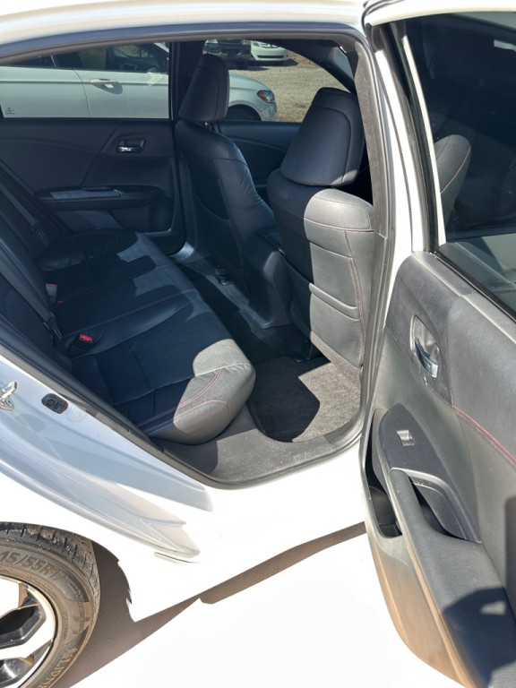 2017 Honda Accord Image 9