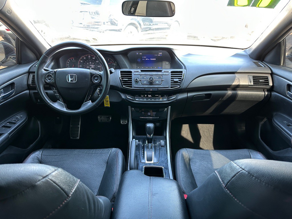 2017 Honda Accord Image 11