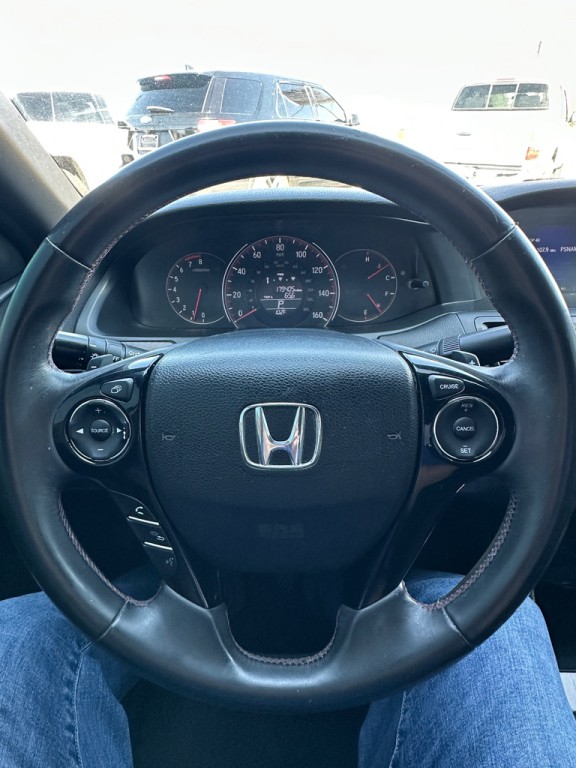 2017 Honda Accord Image 12