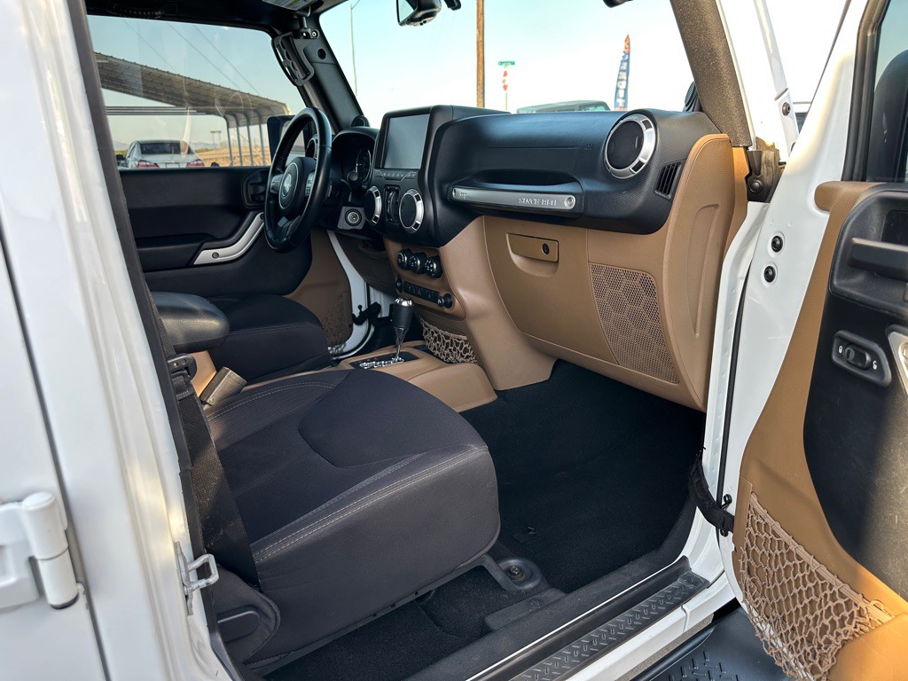 2013 Jeep Wrangler Unlimited Image 11