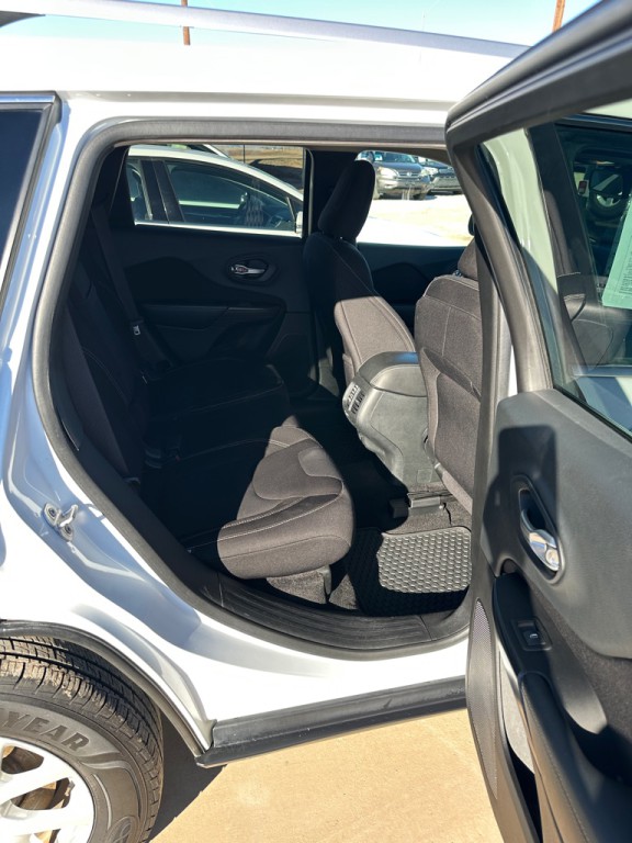 2015 Jeep Cherokee Image 10