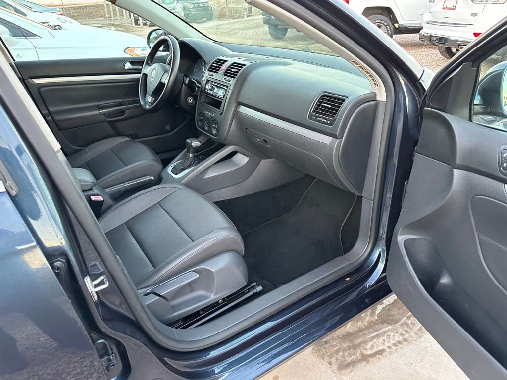 2008 Volkswagen Jetta Image 10