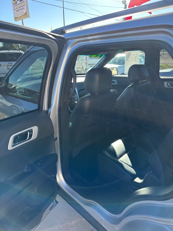 2015 Ford Explorer Image 8