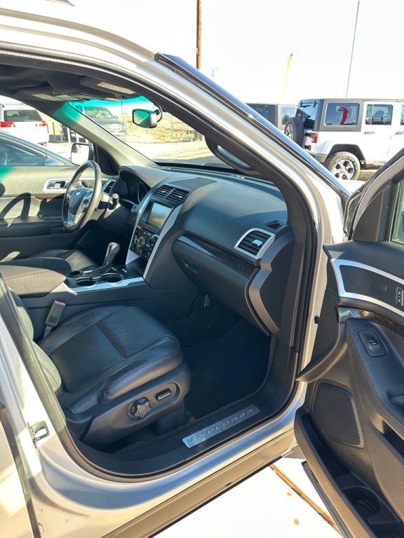 2015 Ford Explorer Image 11