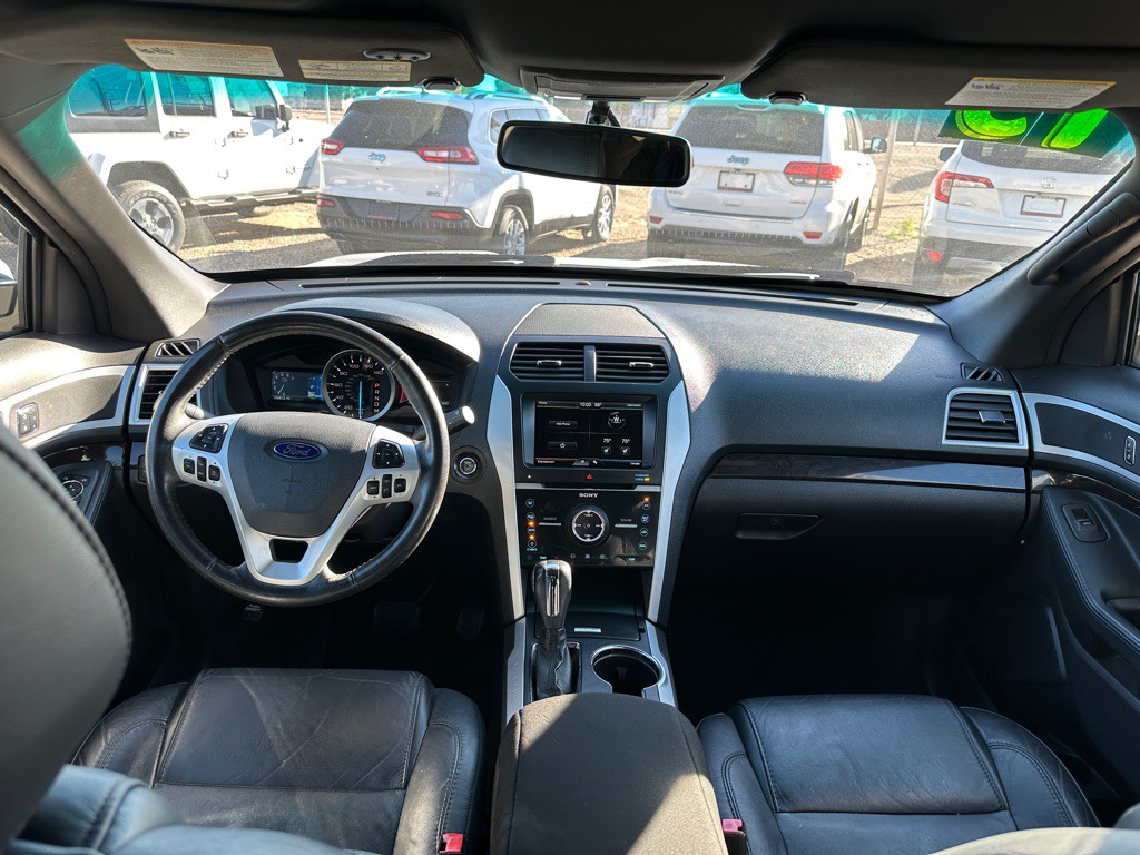2015 Ford Explorer Image 12