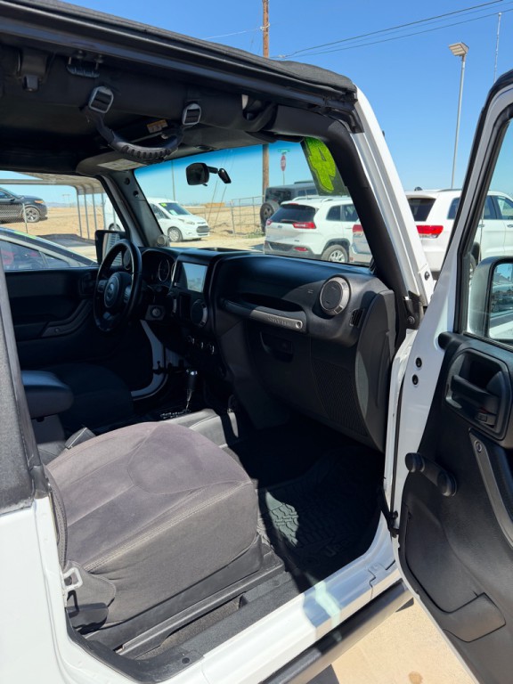 2014 Jeep Wrangler Image 8