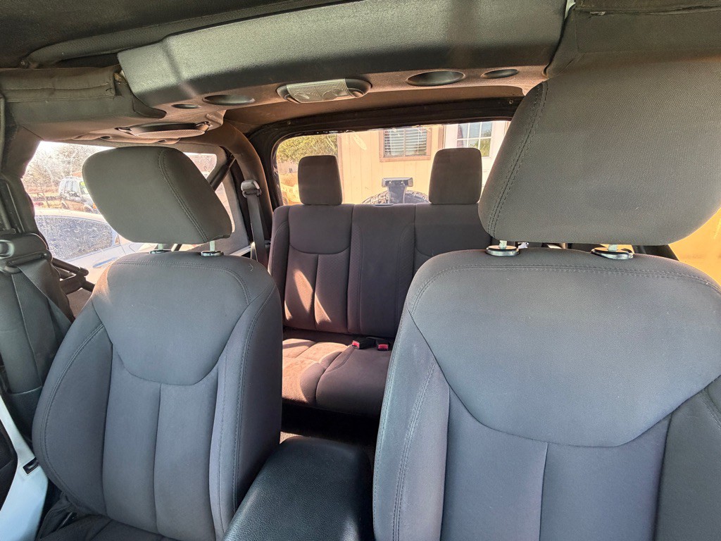 2014 Jeep Wrangler Image 9