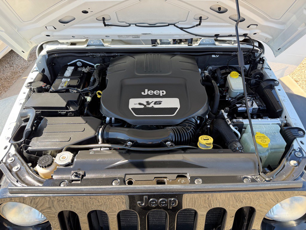 2014 Jeep Wrangler Image 12