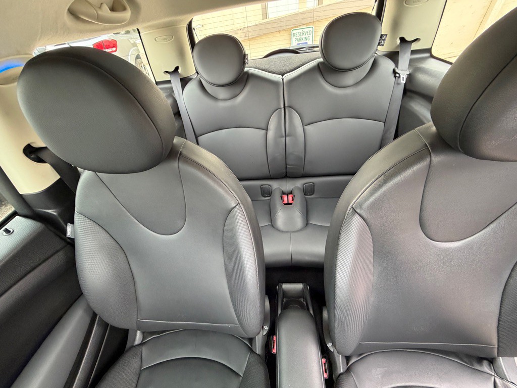 2012 MINI Cooper Image 10