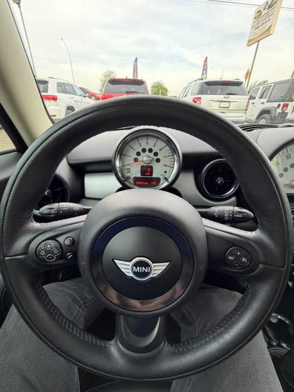 2012 MINI Cooper Image 12