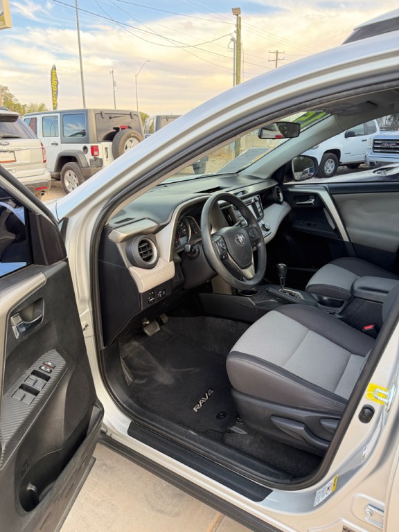 2015 Toyota Rav4 Image 7