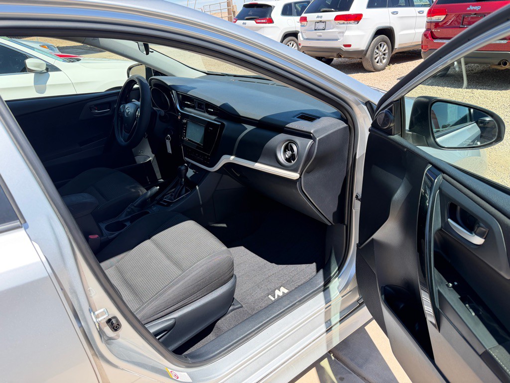 2018 Toyota Corolla Image 11