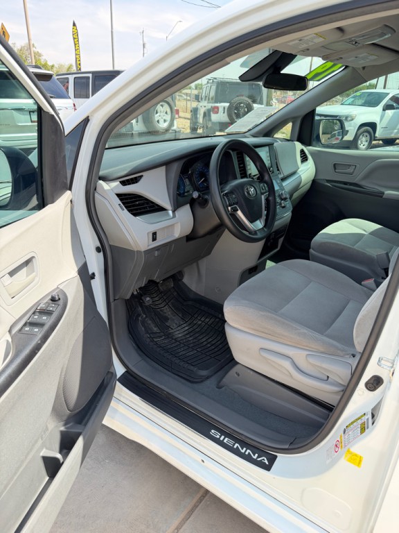 2019 Toyota Sienna Image 7