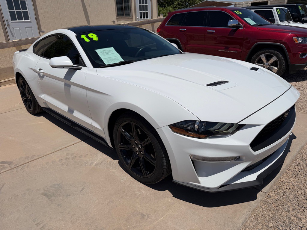 2019 Ford Mustang Image 3