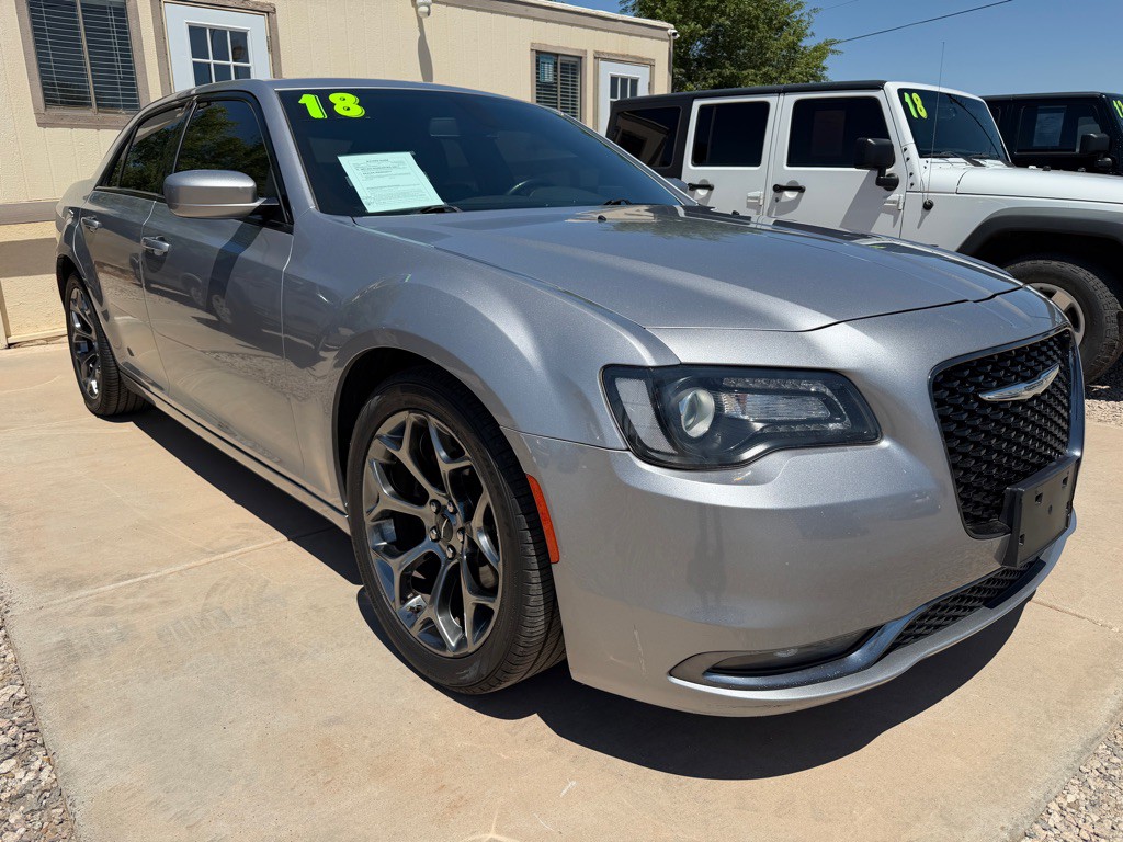 2018 Chrysler 300 Image 3