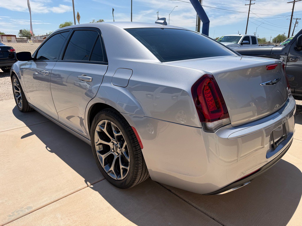 2018 Chrysler 300 Image 6
