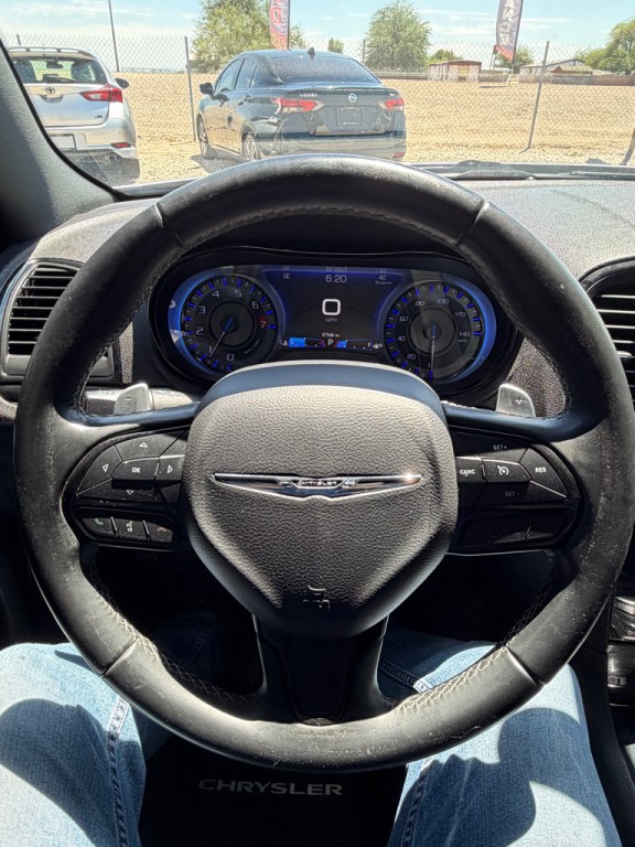 2018 Chrysler 300 Image 13