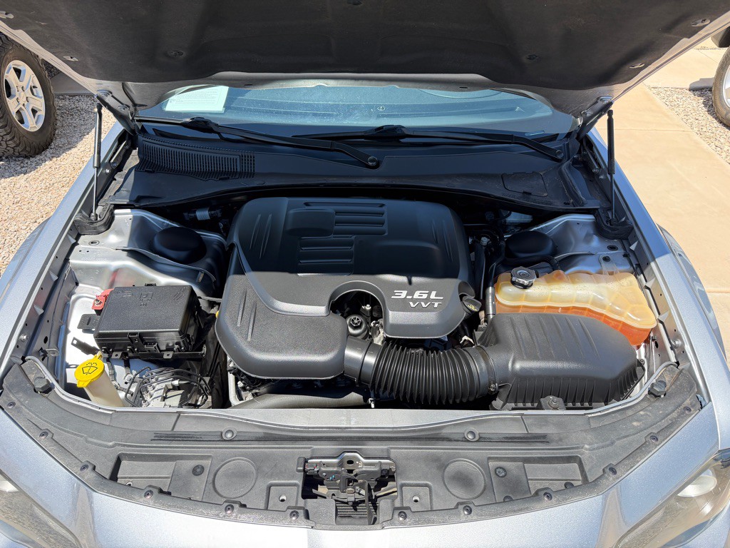 2018 Chrysler 300 Image 14