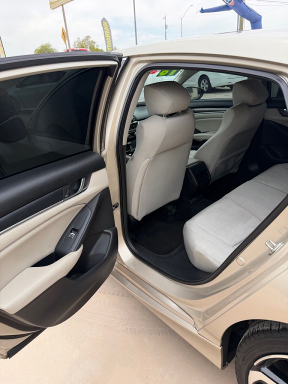 2018 Honda Accord Image 8