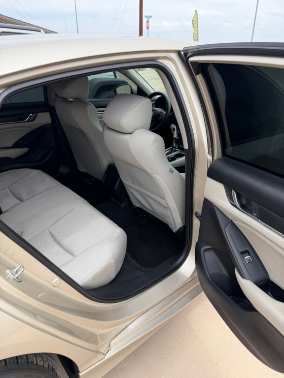 2018 Honda Accord Image 9