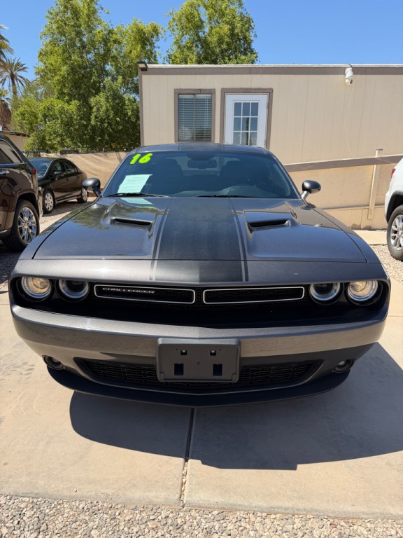 2016 Dodge Challenger Image 2