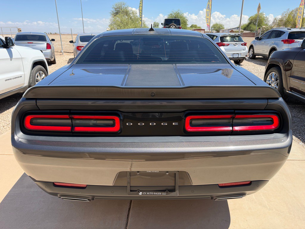 2016 Dodge Challenger Image 5