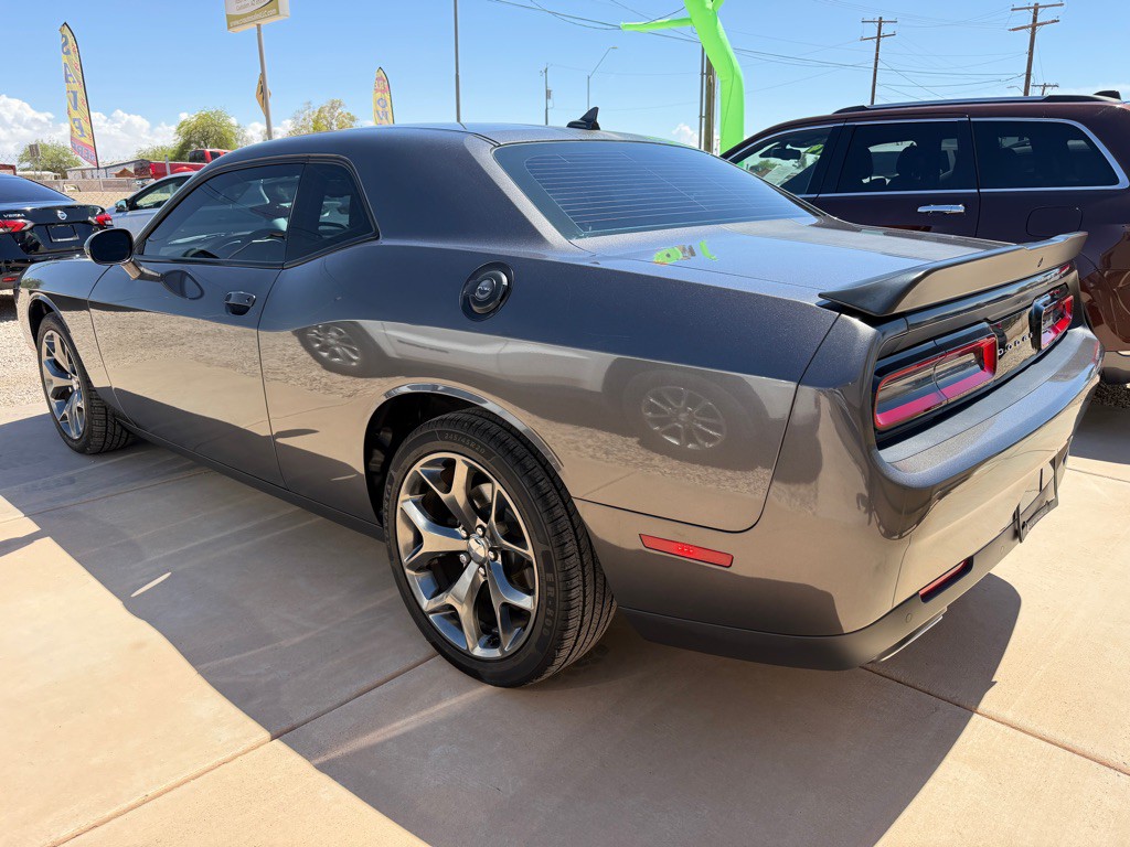 2016 Dodge Challenger Image 6