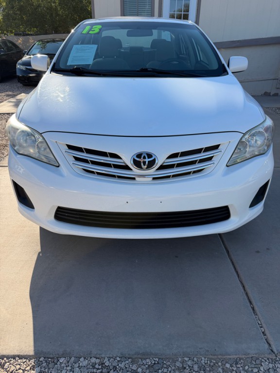 2013 Toyota Corolla Image 2