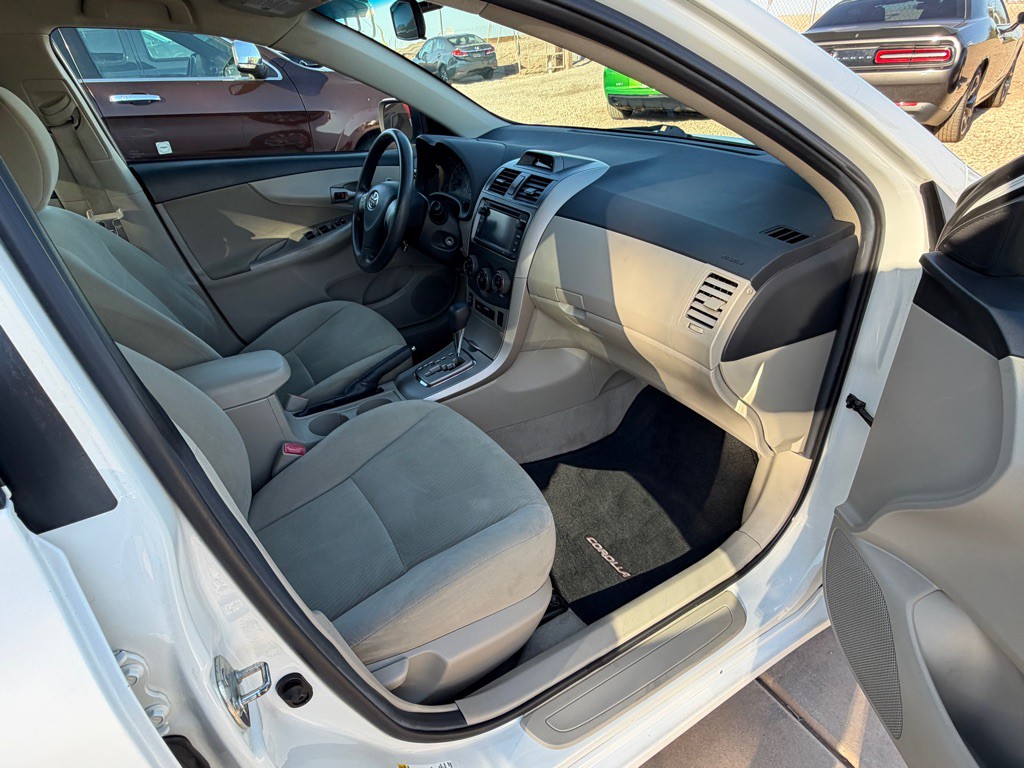 2013 Toyota Corolla Image 10