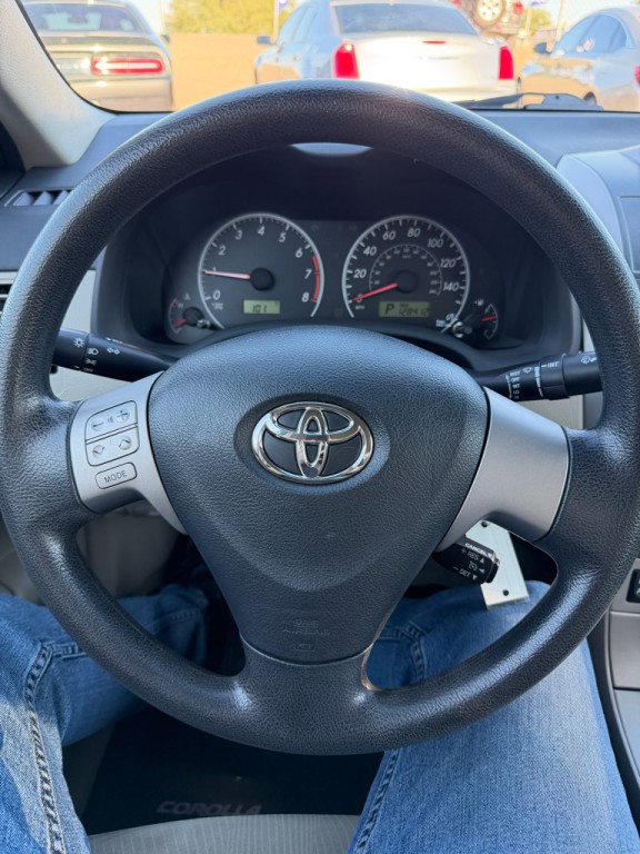 2013 Toyota Corolla Image 12