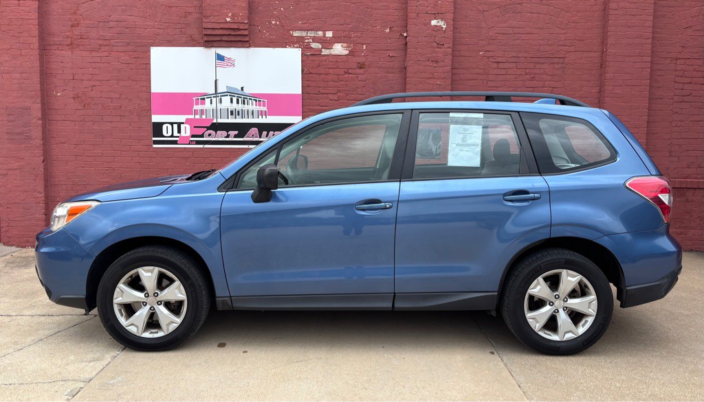 2016 Subaru Forester Image 2