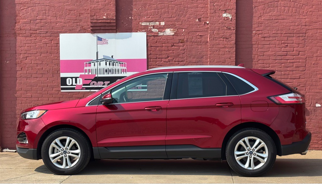 2019 Ford Edge Image 2