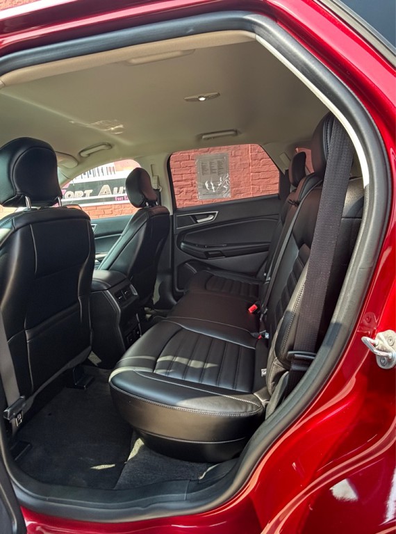 2019 Ford Edge Image 5