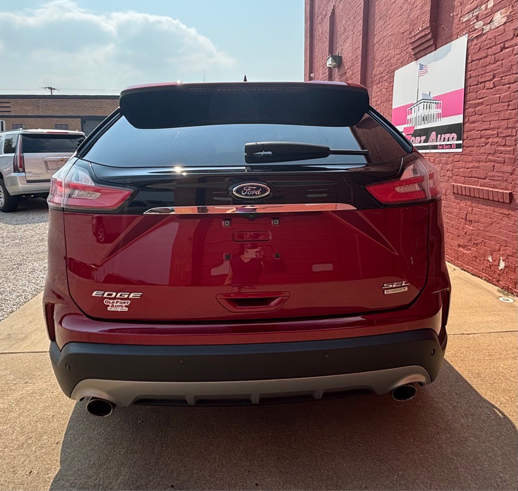 2019 Ford Edge Image 9