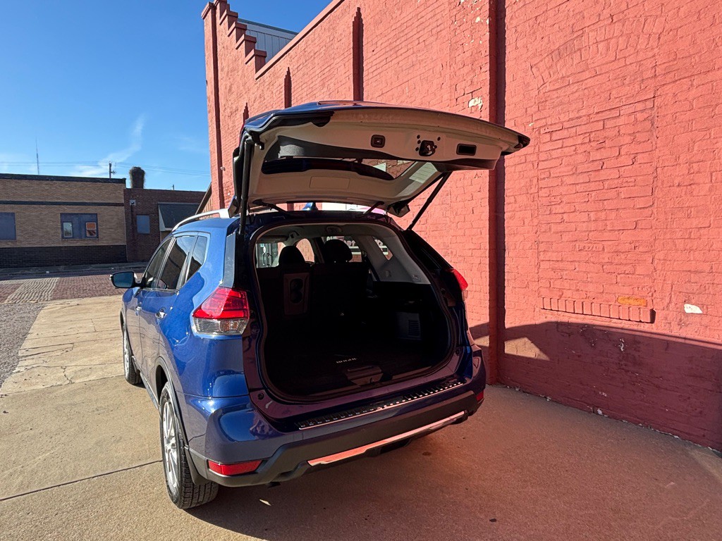 2017 Nissan Rogue Image 8