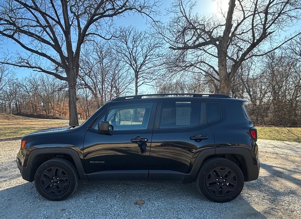 2021 Jeep Renegade Image 2