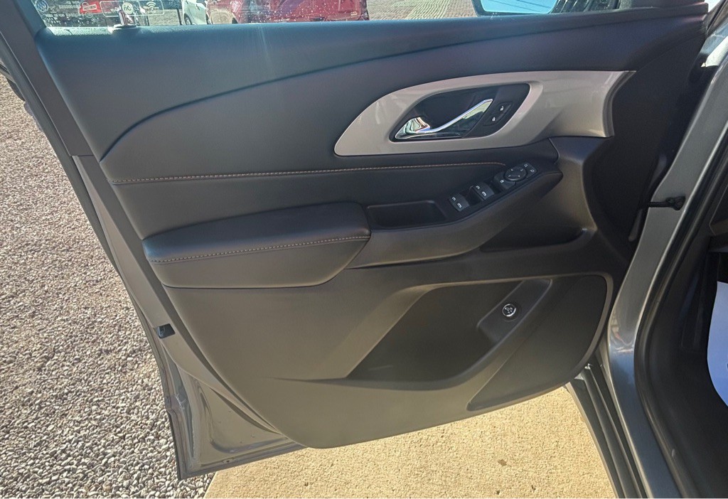 2018 Chevrolet Traverse Image 3