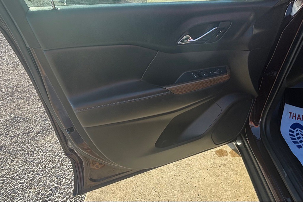 2018 GMC Acadia Image 4