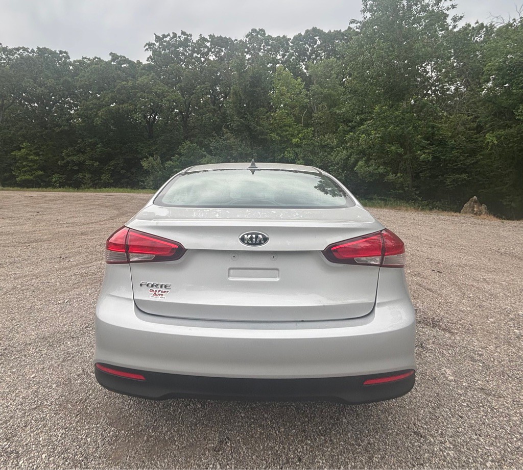 2017 Kia Forte Image 5