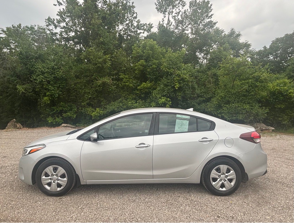 2017 Kia Forte Image 6