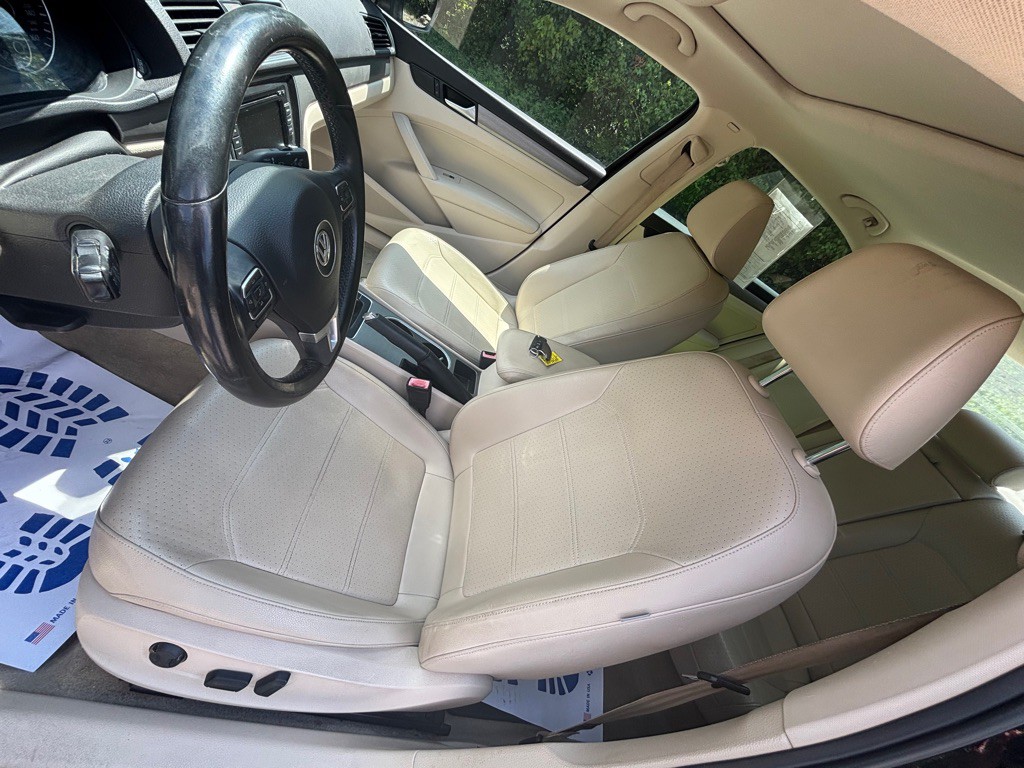 2015 Volkswagen Passat Image 3