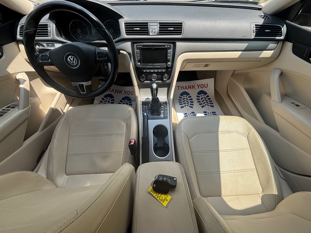 2015 Volkswagen Passat Image 5