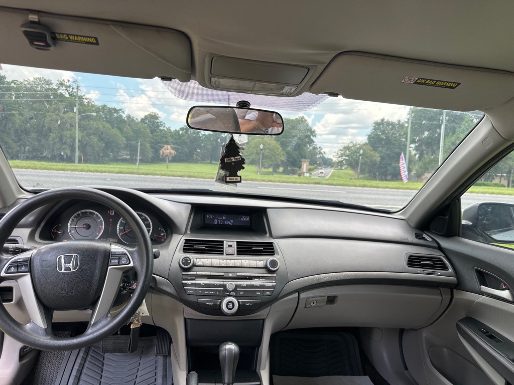 2010 Honda Accord Image 9