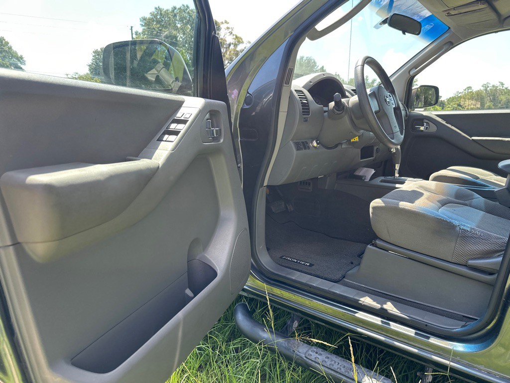 2007 Nissan Frontier Image 7