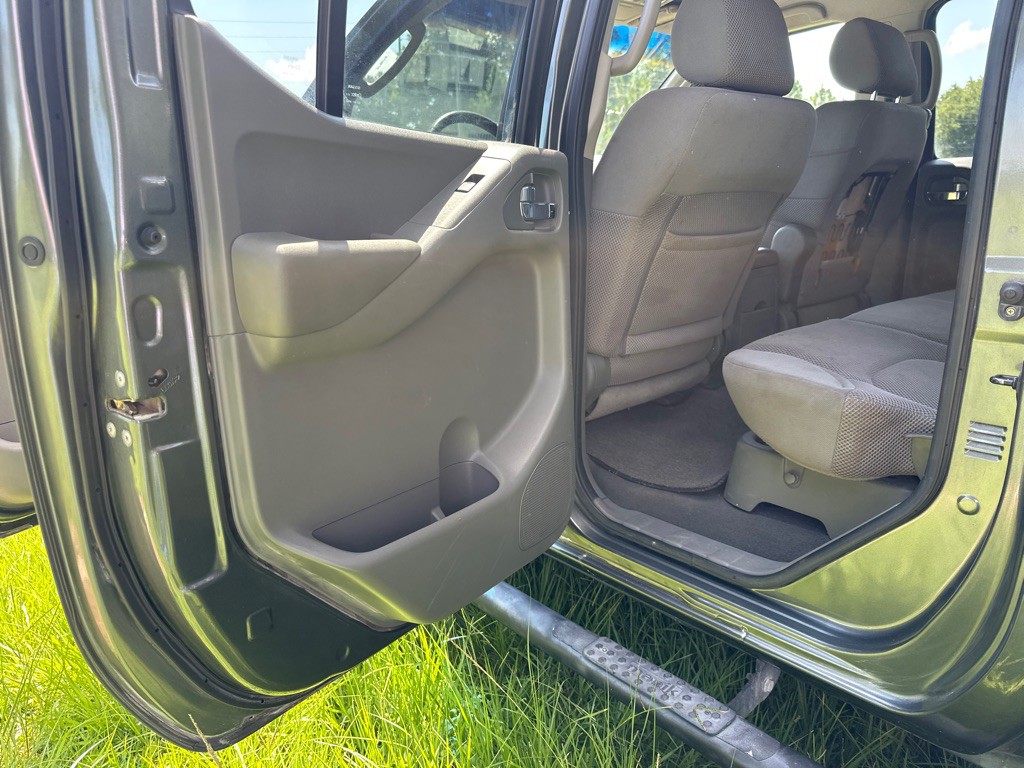 2007 Nissan Frontier Image 8