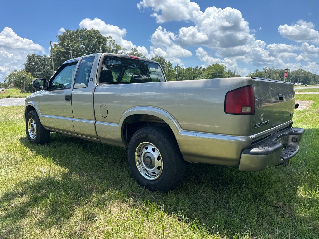2002 GMC Sonoma Image 5