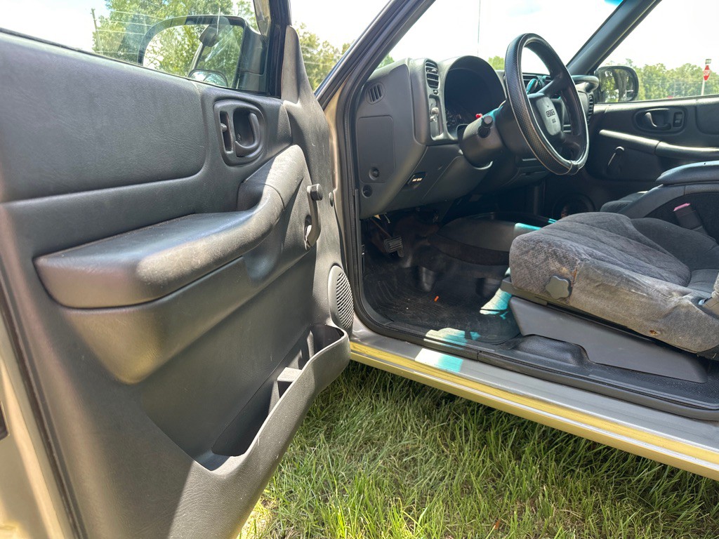 2002 GMC Sonoma Image 7