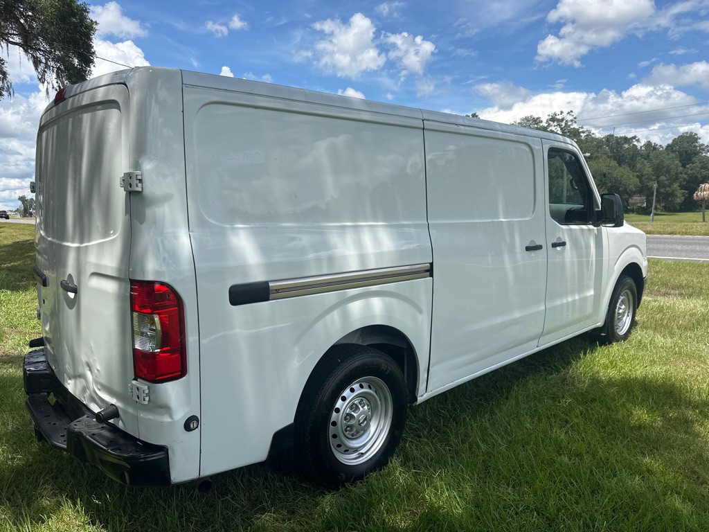 2017 Nissan NV Image 3