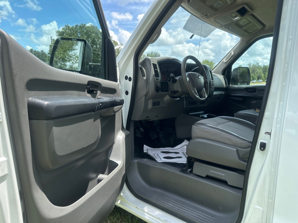 2017 Nissan NV Image 7