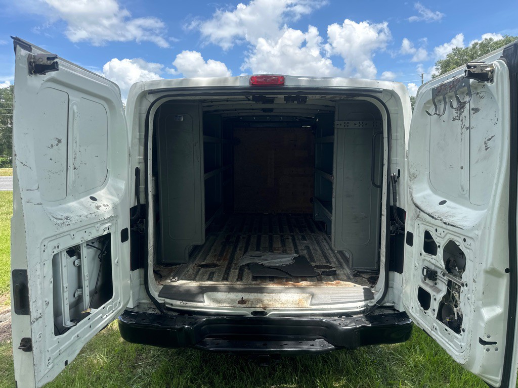 2017 Nissan NV Image 9